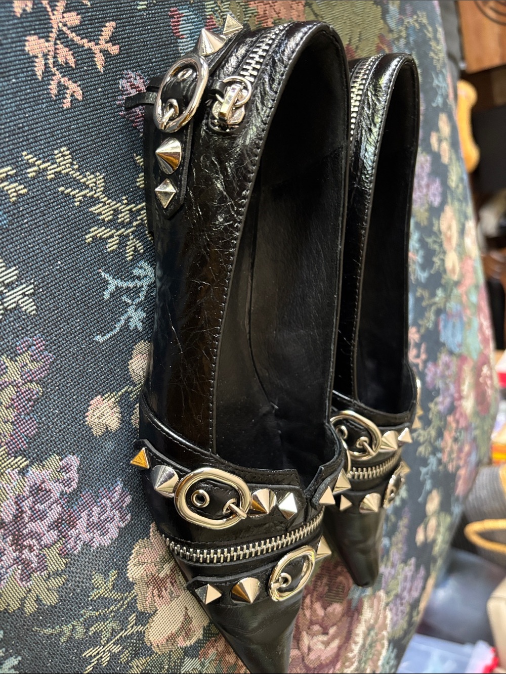 Jeffrey Campbell Black Pointed-Toe Studded Flats with Zipper Trim size 8 - Picture 6 of 7